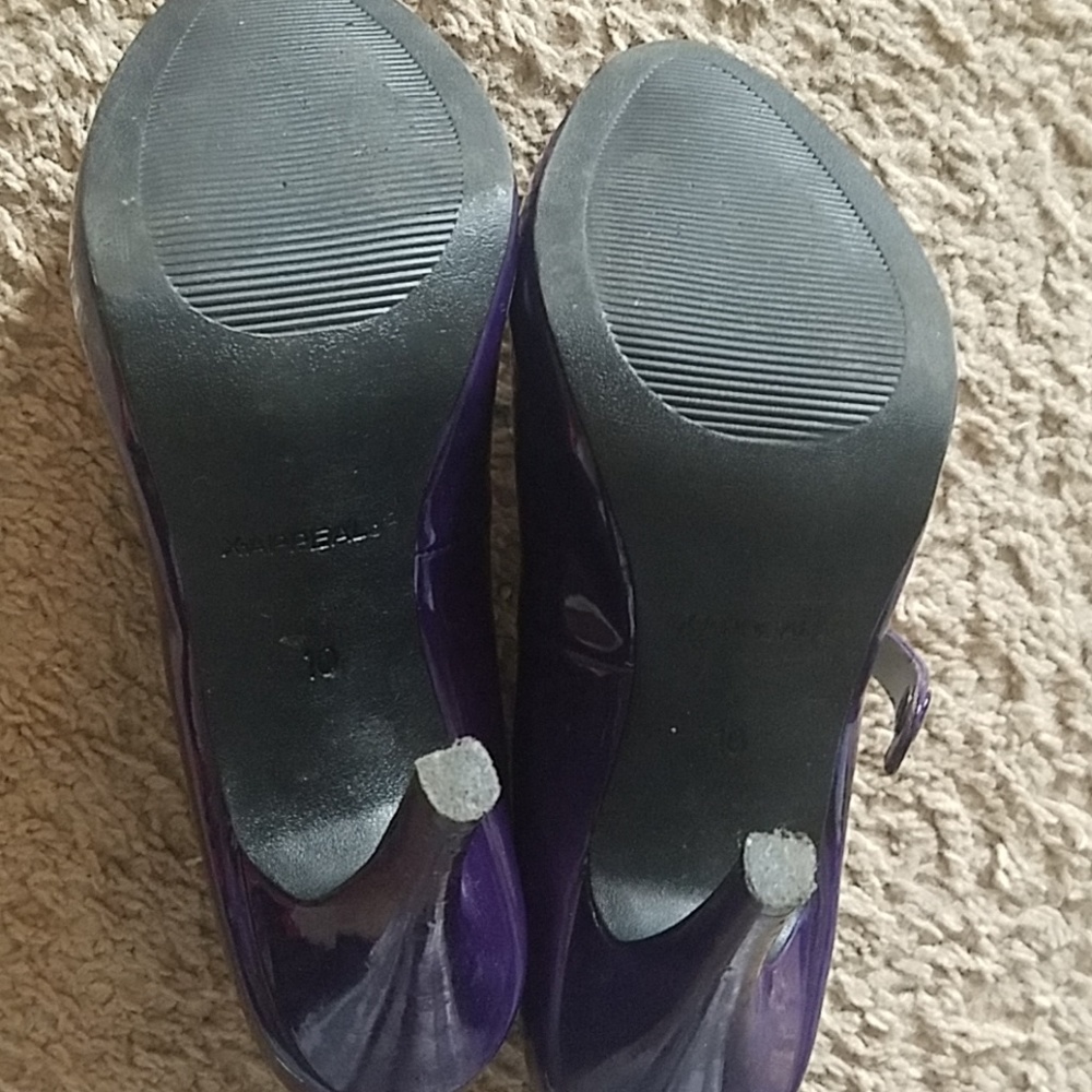 Shoes - Picture 3 of 3